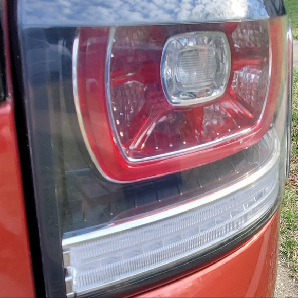 Land Rover Range Rover L494 Rear LED OEM Tailights - Picture 4 of 6